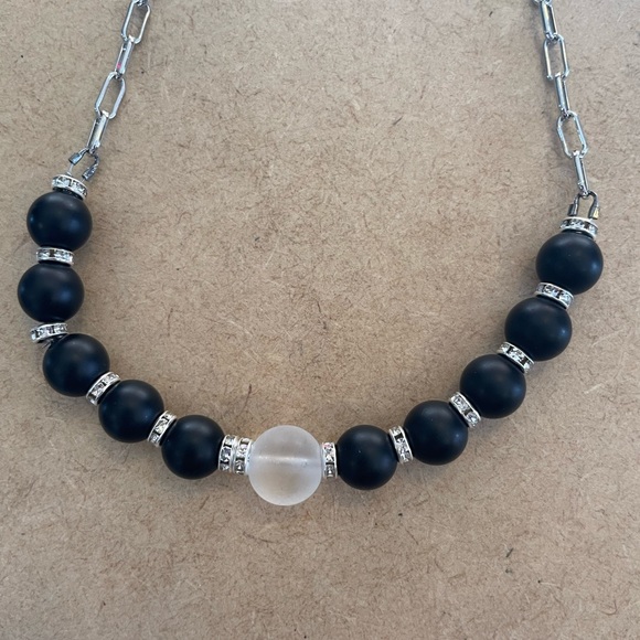 Beautiful handmade necklace - Picture 2 of 2